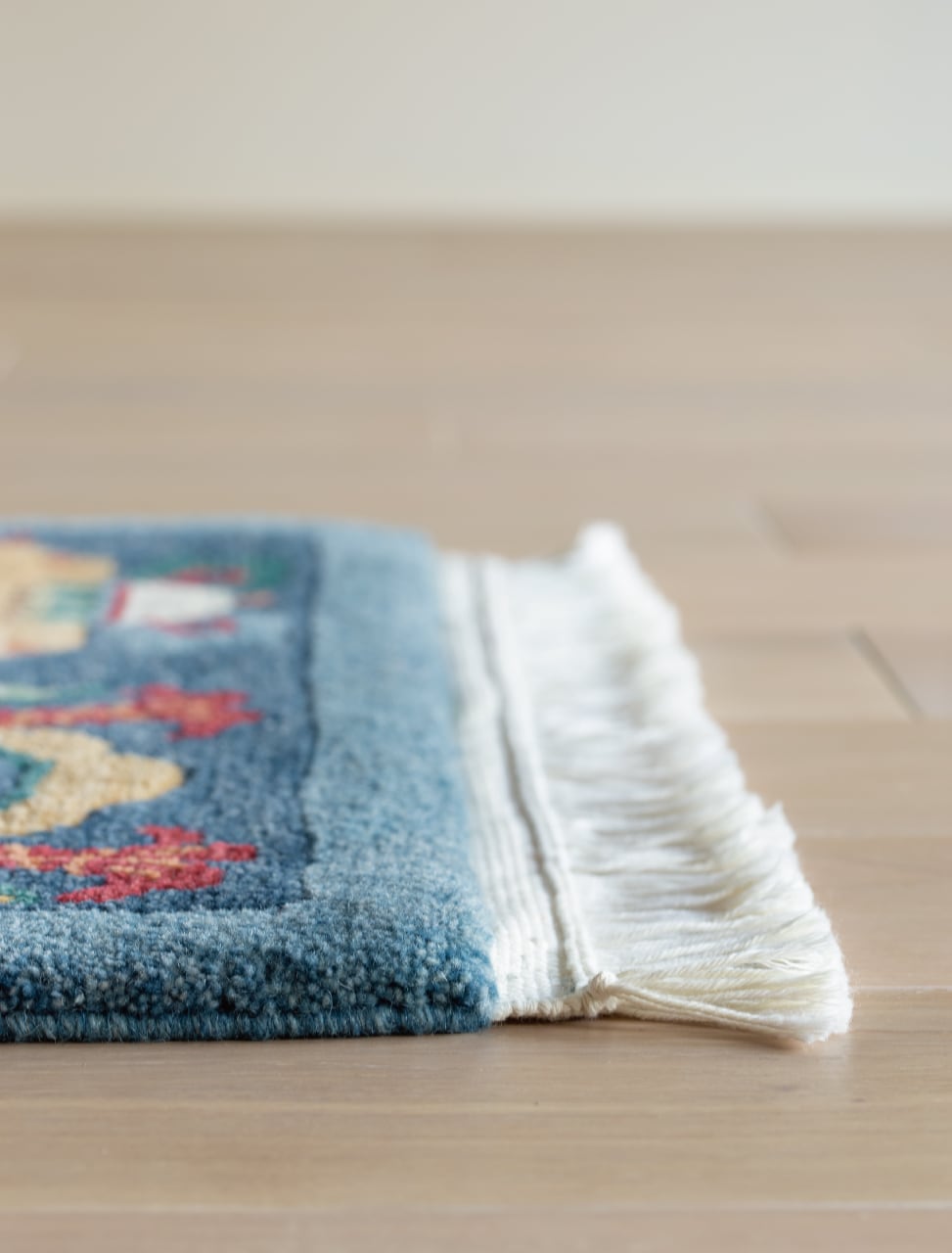Handmade Wool Tibetan Rug with Eight Auspicious Symbols (Tashi Dargye) Pattern